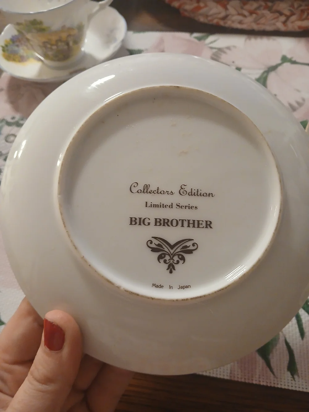 Norman Rockwell Decorative Collector Plate - White with Gold Trim